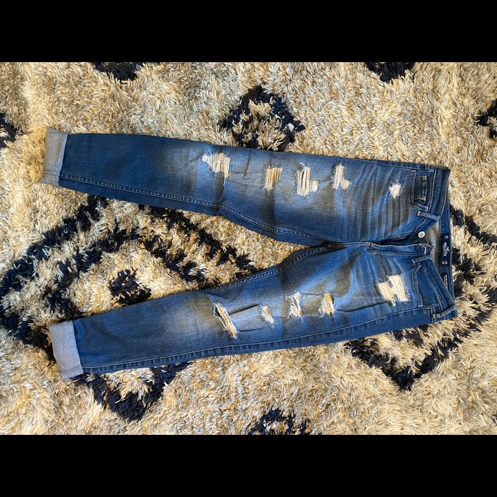 Hollister ripper skinny jeans size 3R. W26